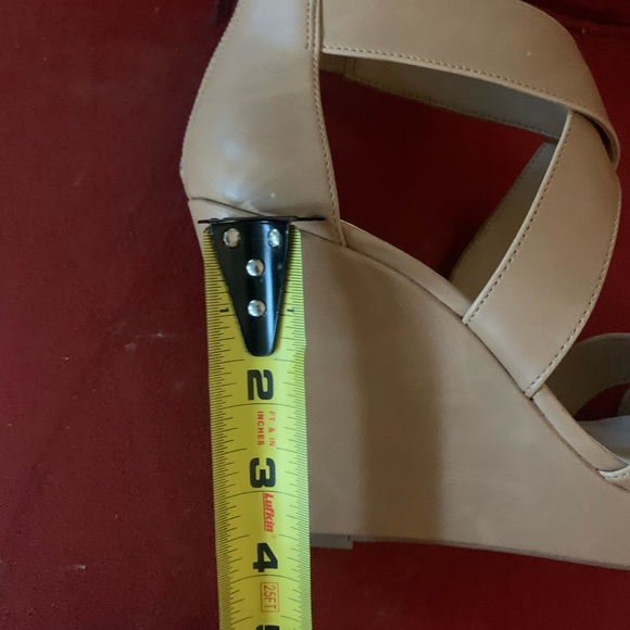 NWOT- Jessica Simpson Wedges - Buff /Nude - Picture 12 of 14